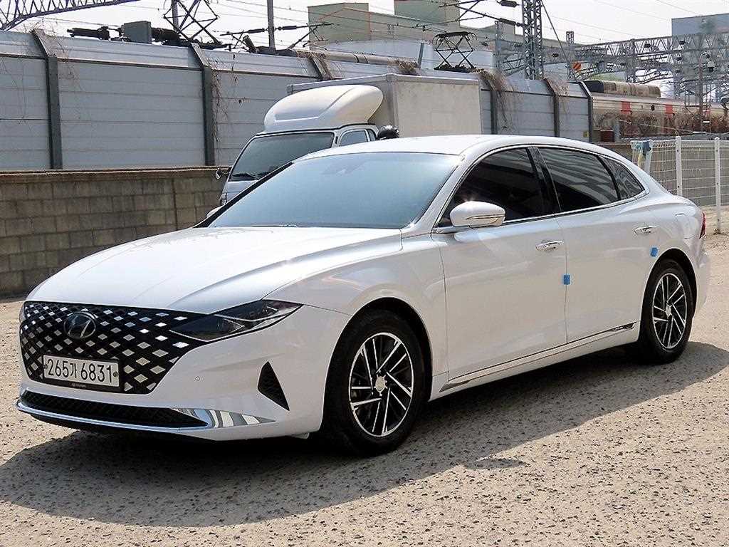 HYUNDAI Grandeur - Vista 2