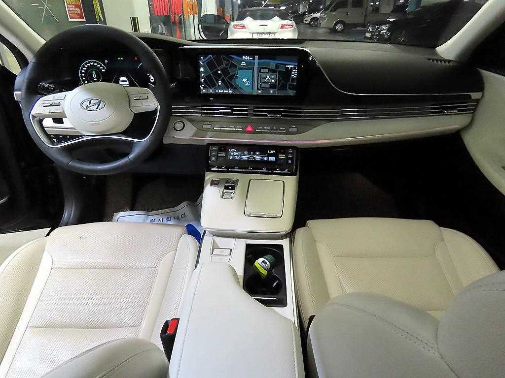 HYUNDAI Grandeur - Vista 10