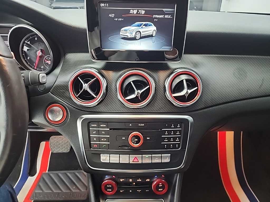 Mercedes Benz GLA Class - Vista 10