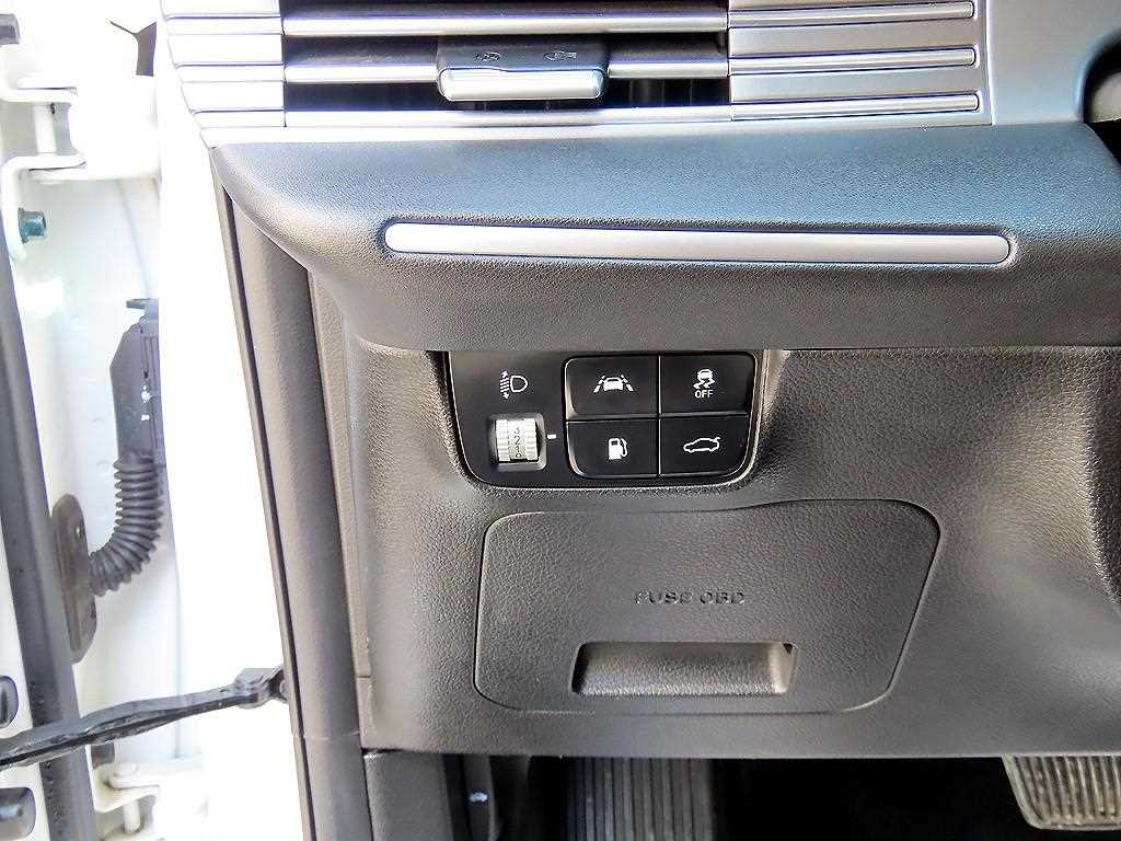 HYUNDAI Grandeur - Vista 12