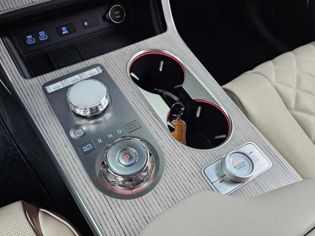 Genesis GV80 - Vista 9