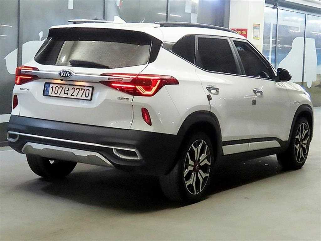 KIA Seltos - Vista 4