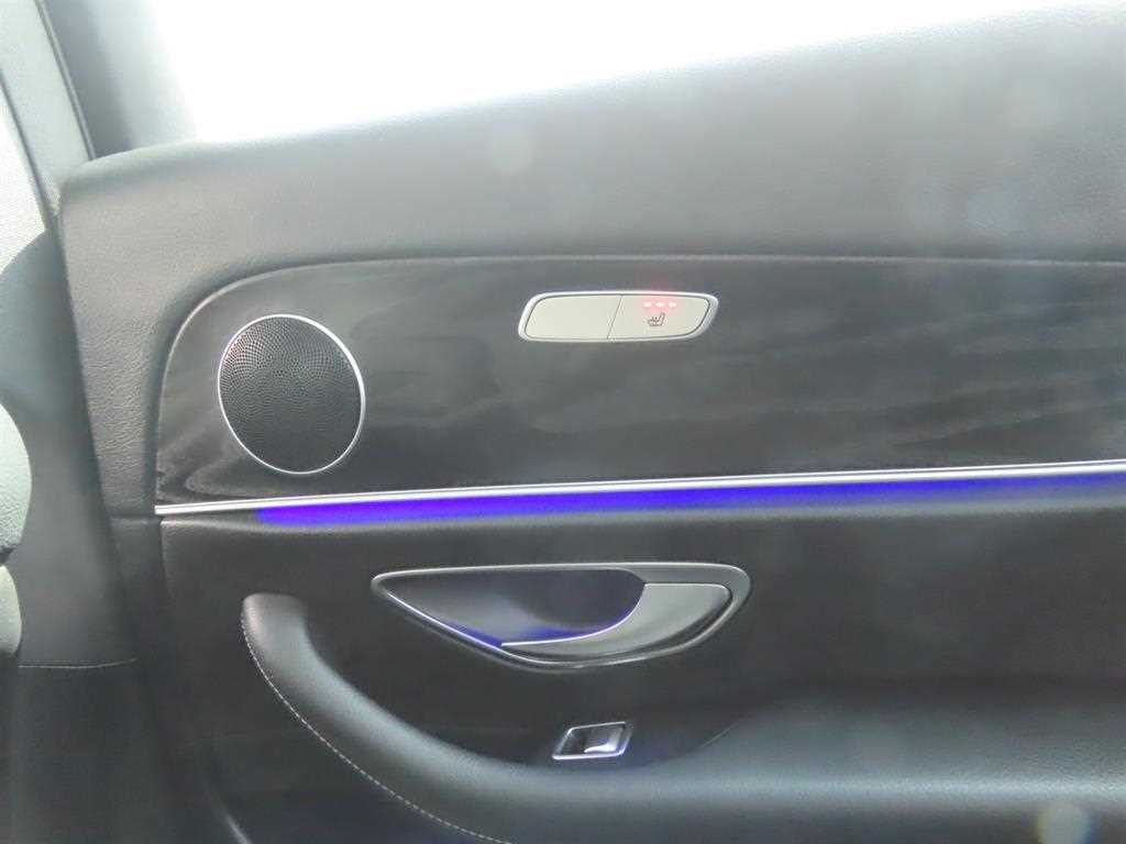 Mercedes Benz E class - Vista 7