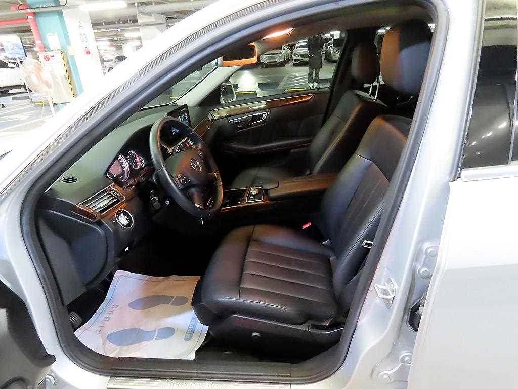 Mercedes Benz E class - Vista 6