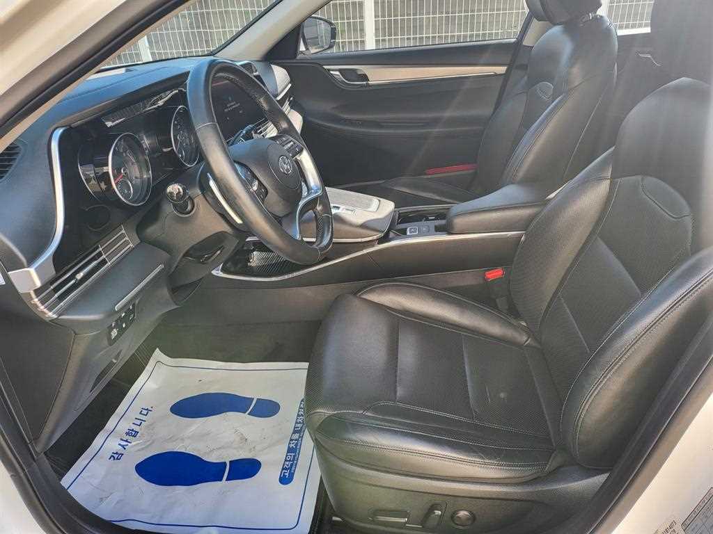 HYUNDAI Grandeur - Vista 5