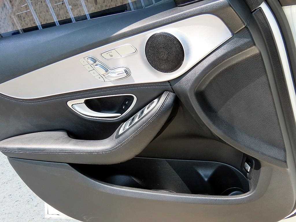 Mercedes Benz C Class - Vista 11