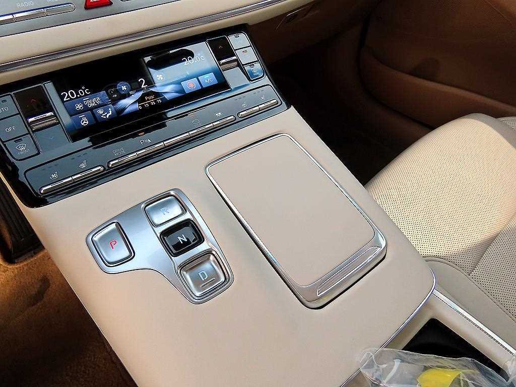 HYUNDAI Grandeur - Vista 10