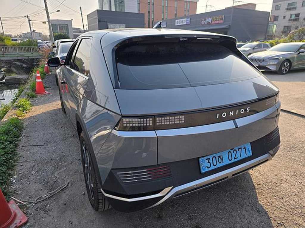 HYUNDAI Ioniq 5 - Vista 4