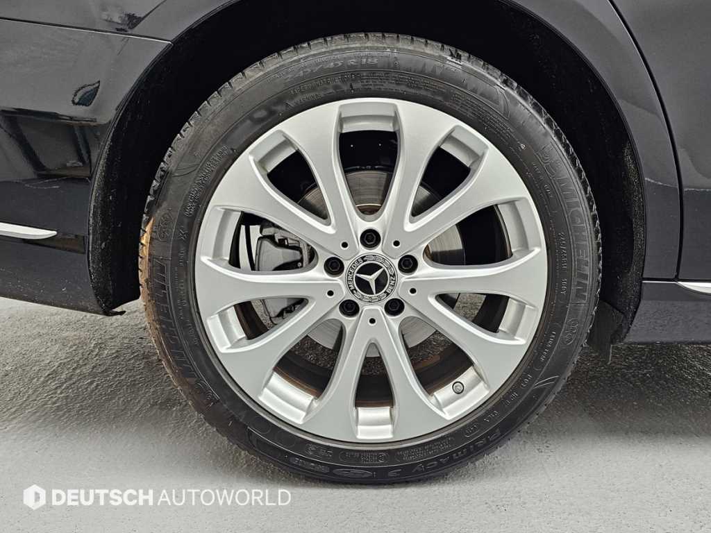 Mercedes Benz E class - Vista 5