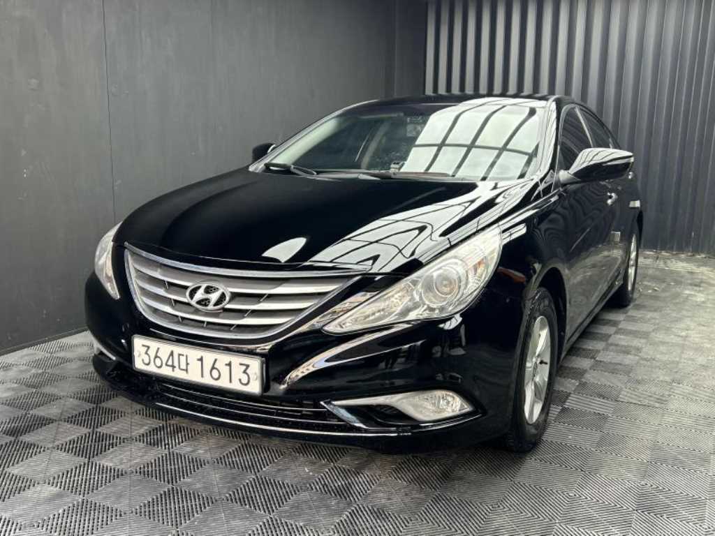 HYUNDAI Sonata - Vista 3