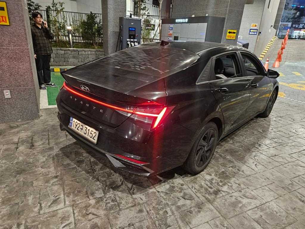 HYUNDAI Avante - Vista 6