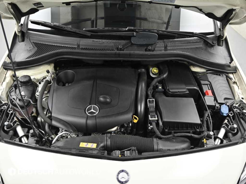 Mercedes Benz B Class (MY B) - Vista 6