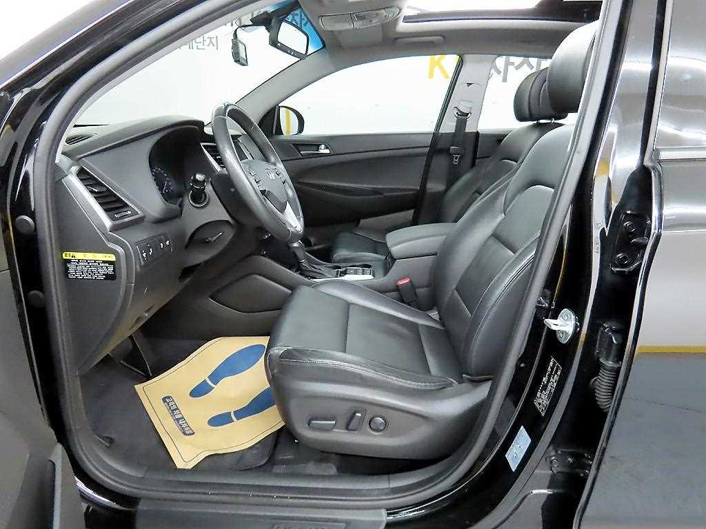 HYUNDAI Tucson - Vista 5