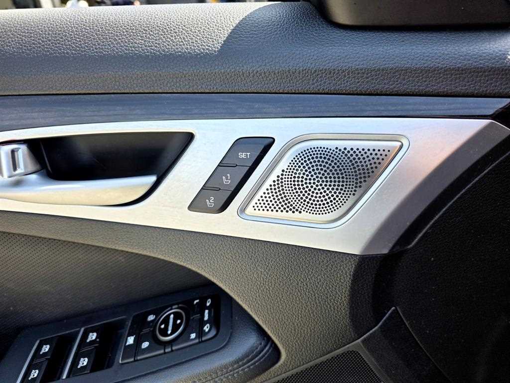 Genesis G80 - Vista 10