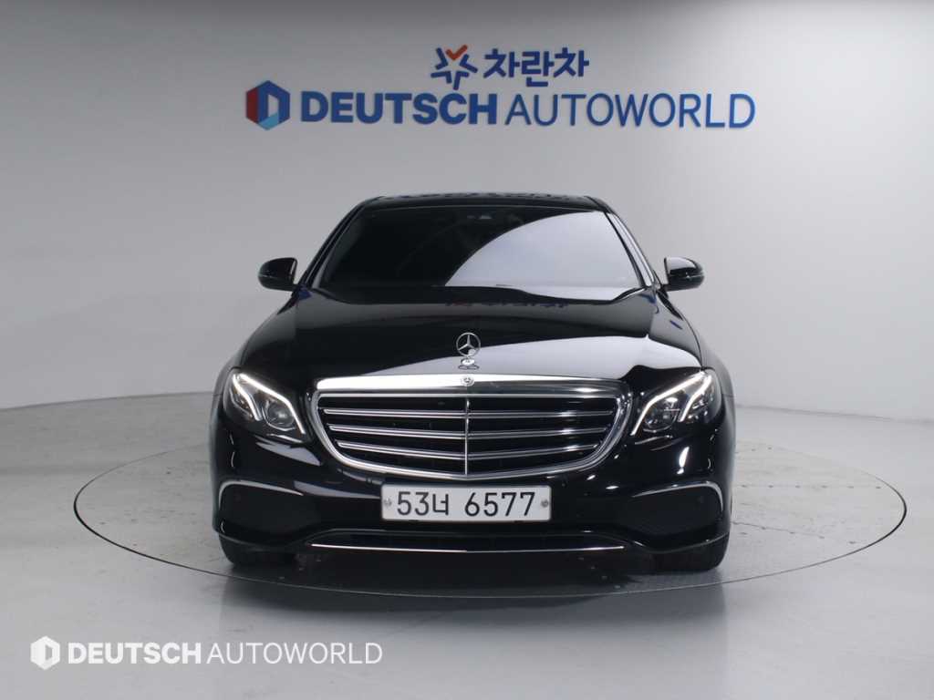 Mercedes Benz E class - Vista 3