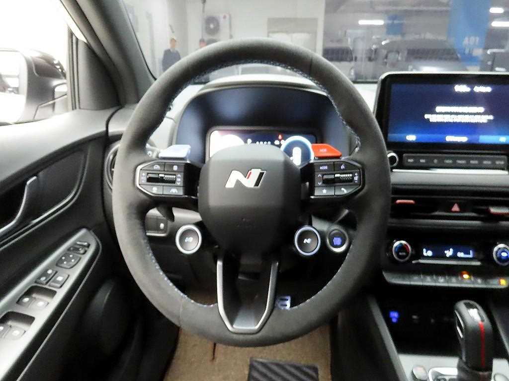 HYUNDAI Kona - Vista 7