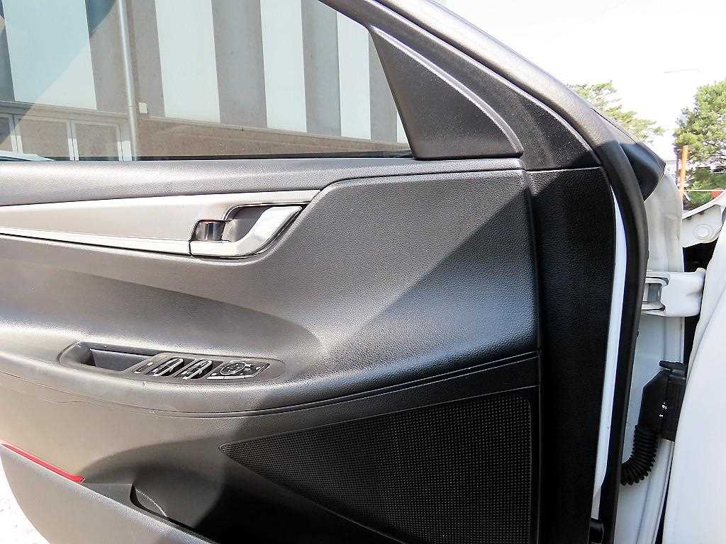 HYUNDAI Grandeur - Vista 11