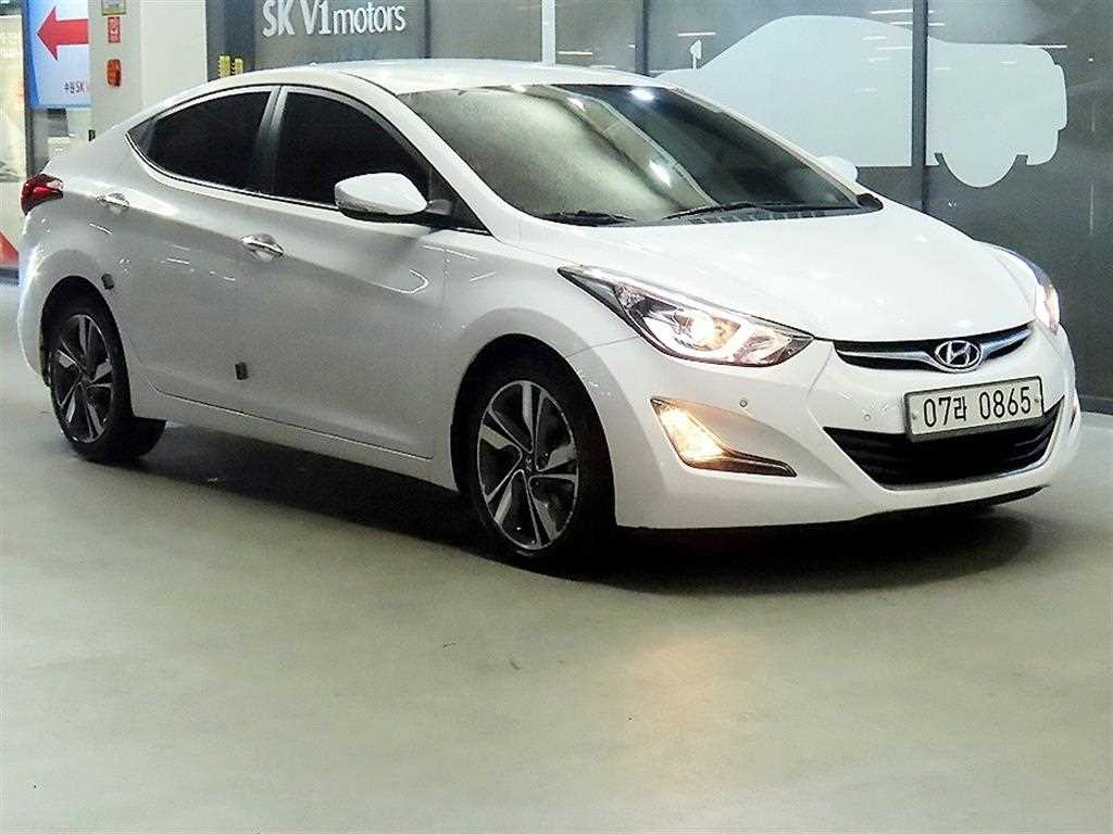 HYUNDAI Avante 2016 Blanco - Importación desde Corea - HF Imports Iquique - Foto 1