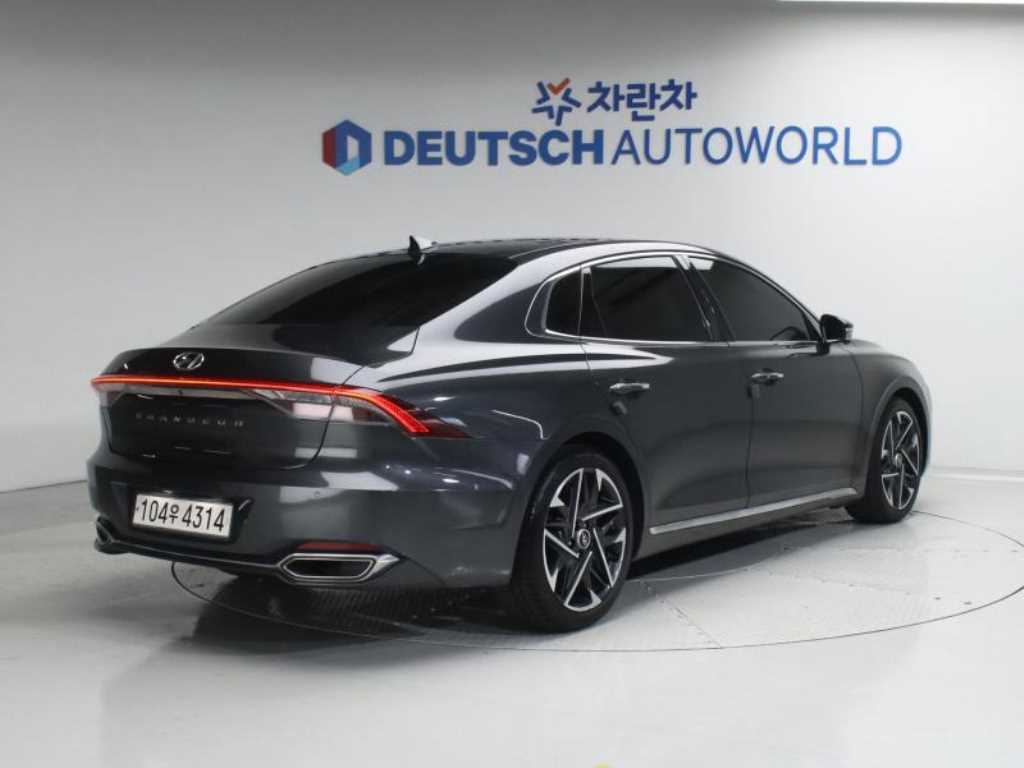 HYUNDAI Grandeur - Vista 2