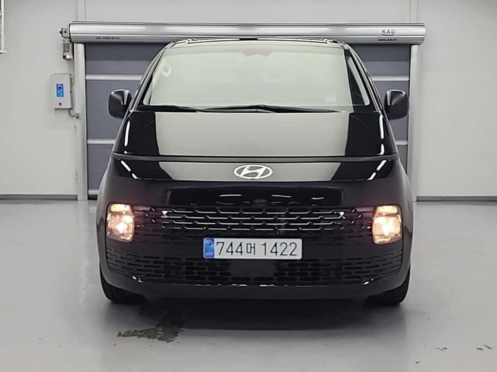 HYUNDAI Staria - Vista 2