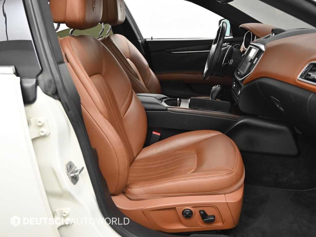 Maserati Ghibli - Vista 10