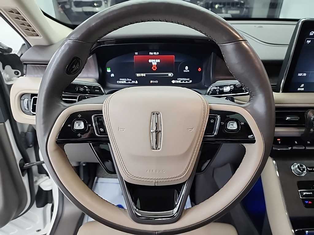 Lincoln Aviator - Vista 9