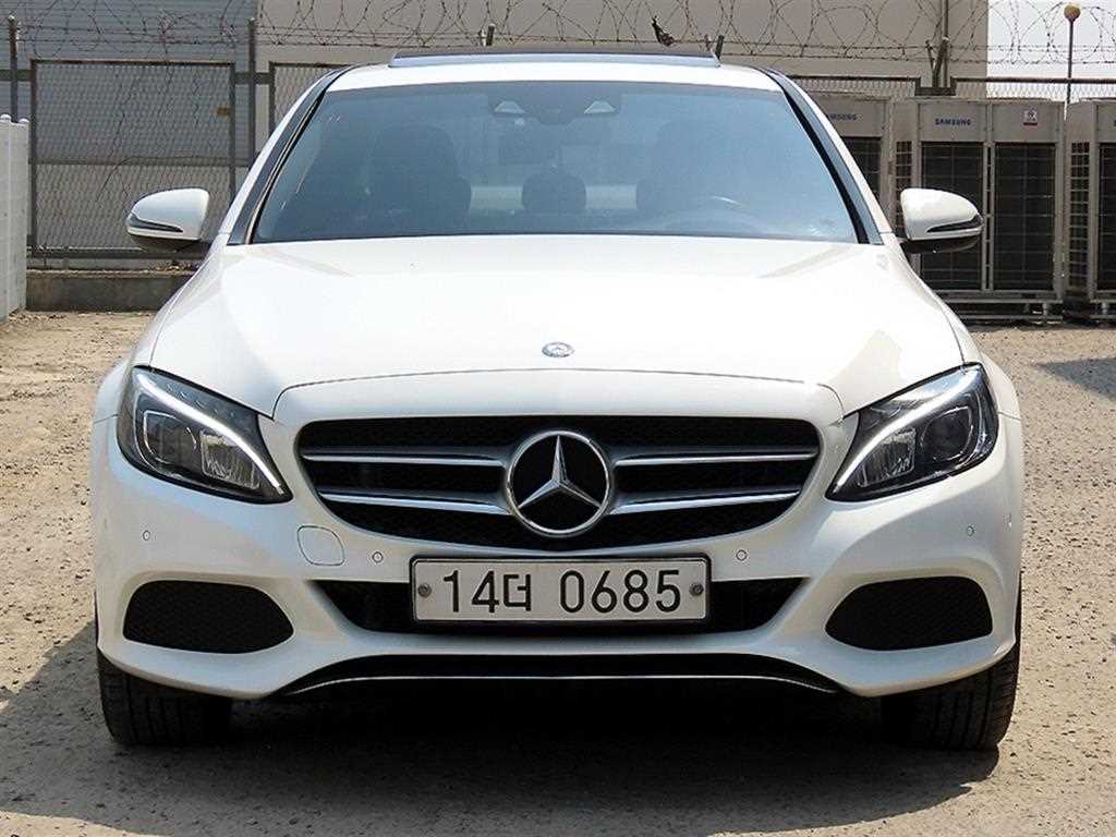 Mercedes Benz C Class 2016 Blanco - Importación desde Corea - HF Imports Iquique - Foto 1