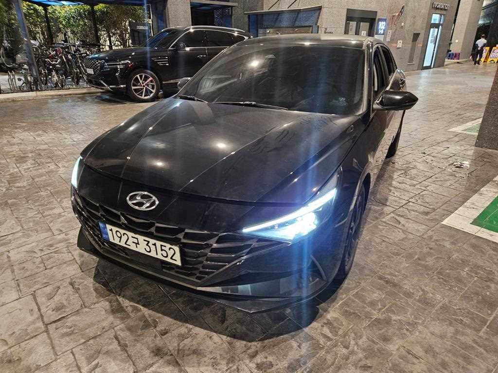 HYUNDAI Avante - Vista 3