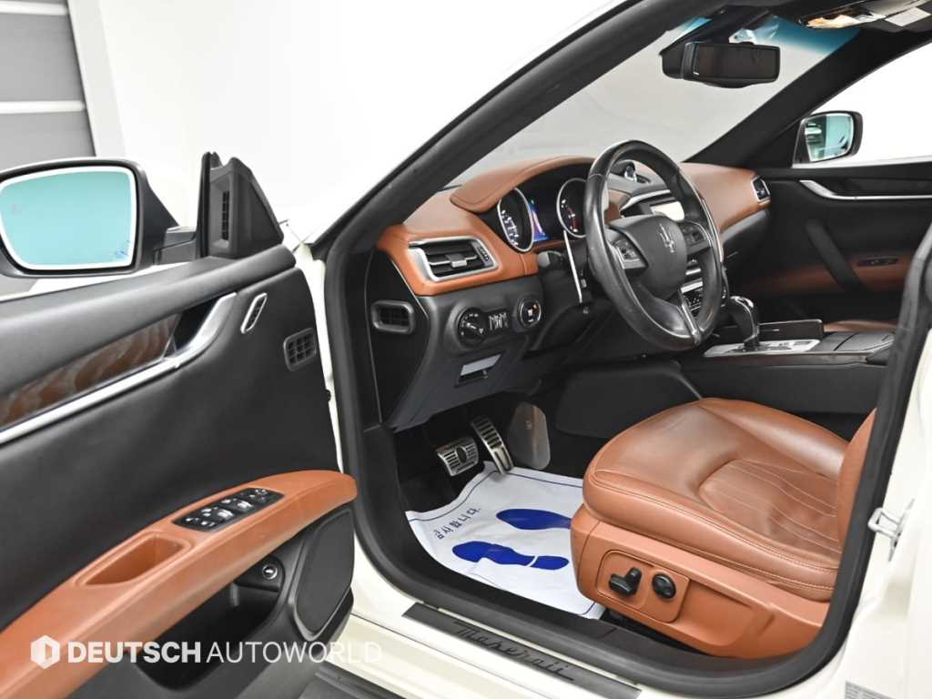 Maserati Ghibli - Vista 11