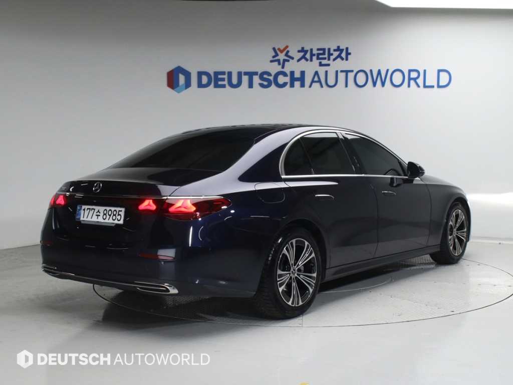Mercedes Benz E class - Vista 2