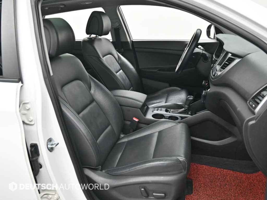 HYUNDAI Tucson - Vista 10
