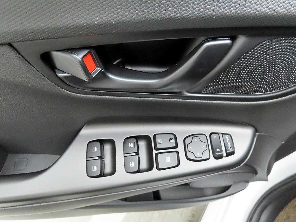 HYUNDAI Kona - Vista 11