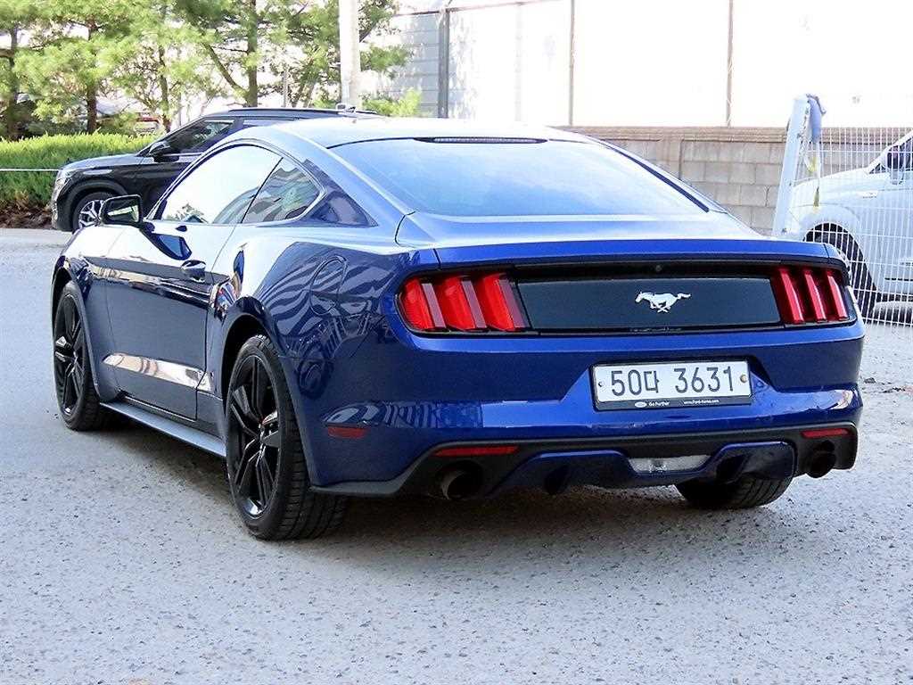 Ford Mustang - Vista 3