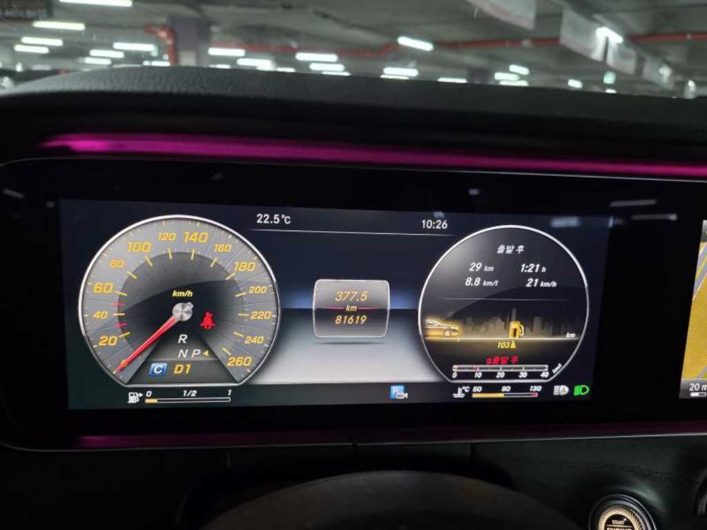 Mercedes Benz E class - Vista 5