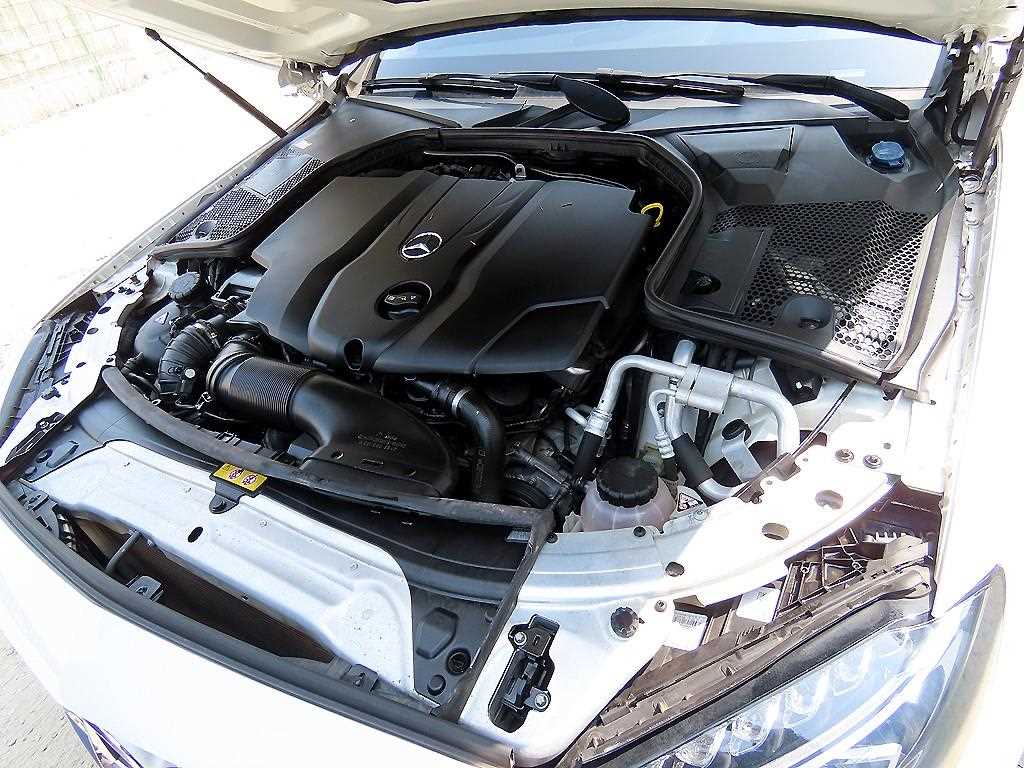 Mercedes Benz C Class 2016 Blanco - Importación desde Corea - HF Imports Iquique - Foto 19