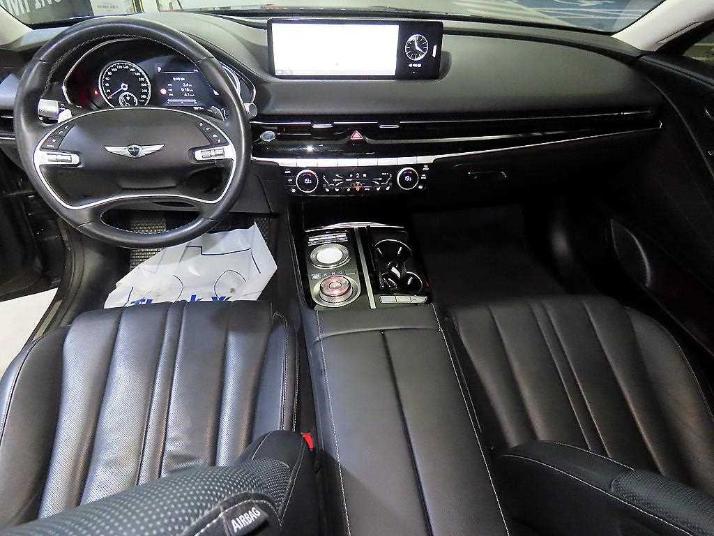 Genesis G80 - Vista 10