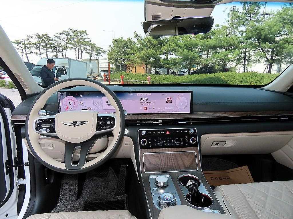 Genesis GV80 - Vista 7