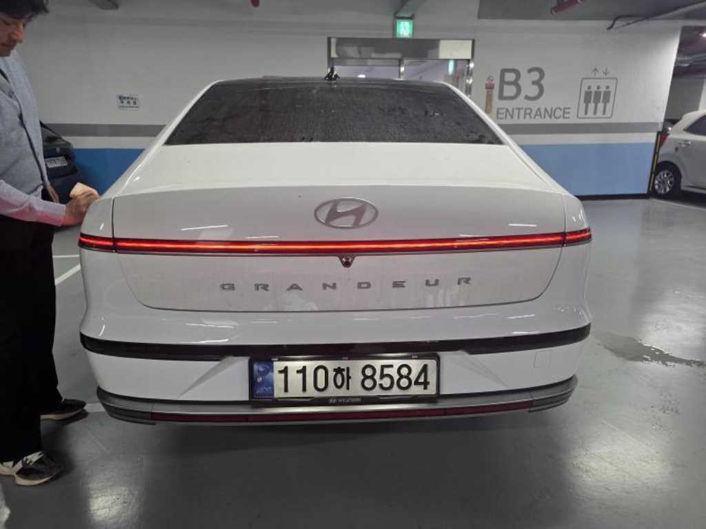 HYUNDAI Grandeur - Vista 3