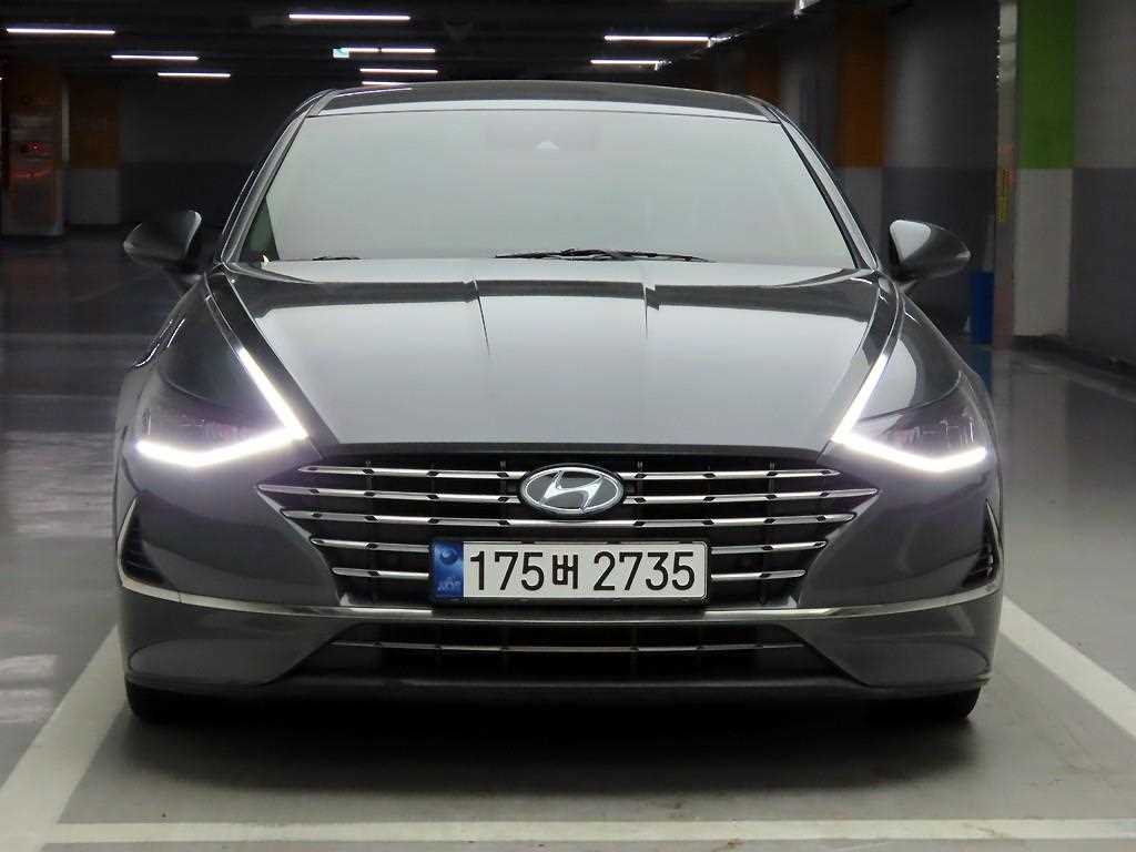 HYUNDAI Sonata - Vista 2