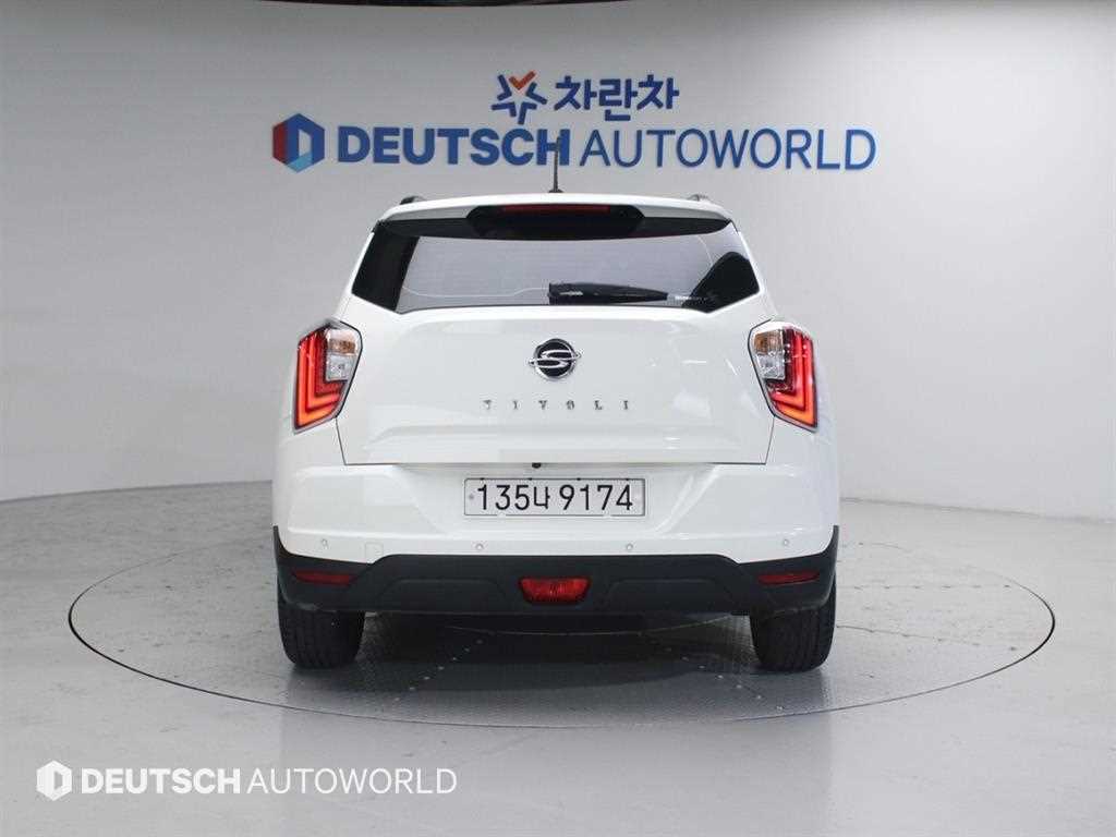 Ssangyong Tivoli - Vista 4