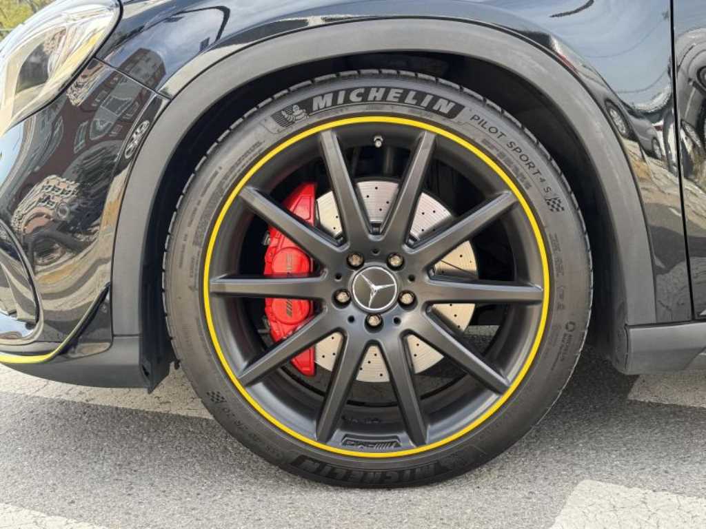 Mercedes Benz GLA Class - Vista 6