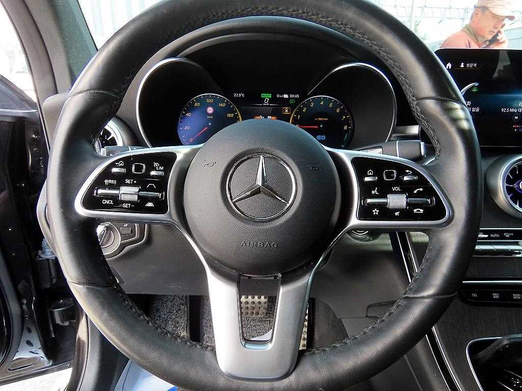 Mercedes Benz GLC Class - Vista 8