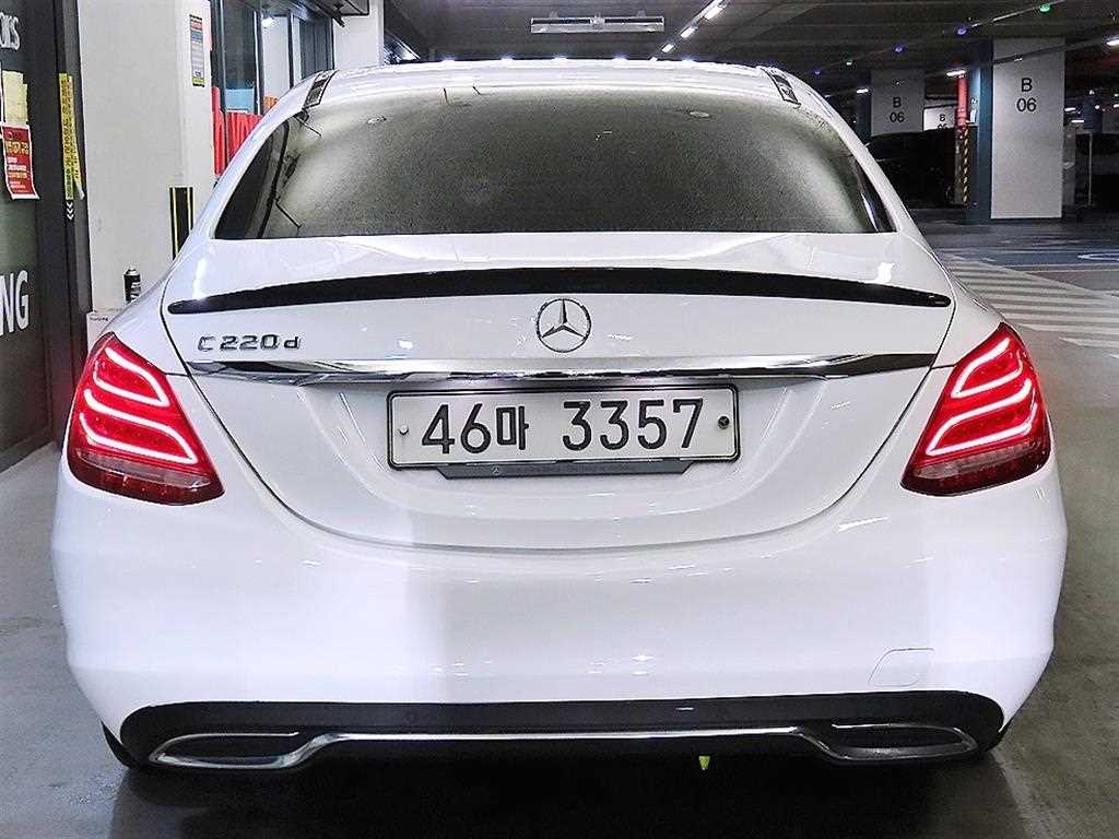Mercedes Benz C Class - Vista 5
