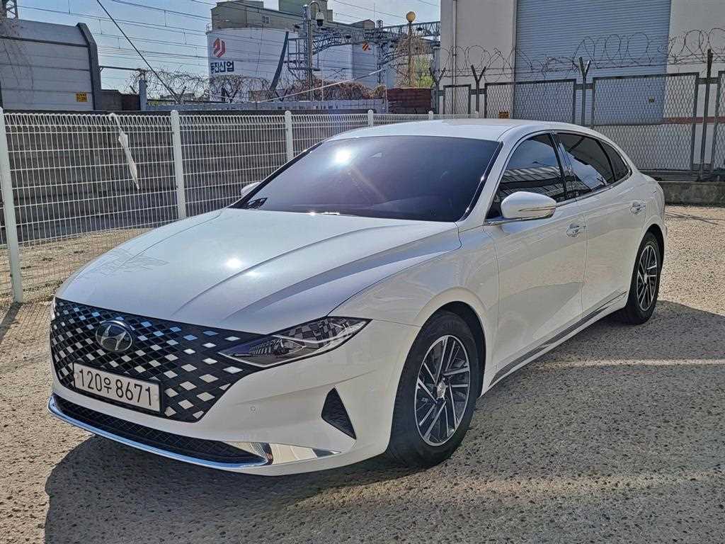 HYUNDAI Grandeur - Vista 2