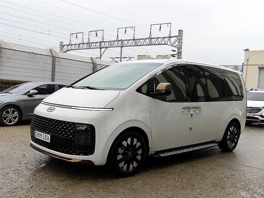 HYUNDAI Staria - Vista 2