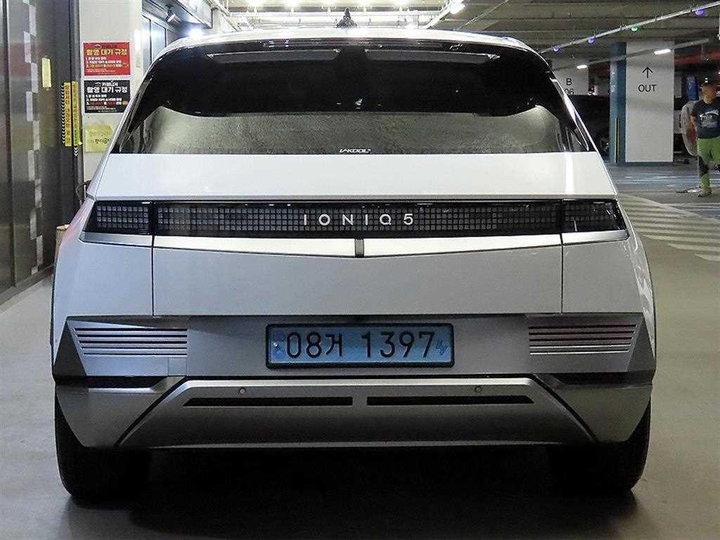 HYUNDAI Ioniq 5 - Vista 5