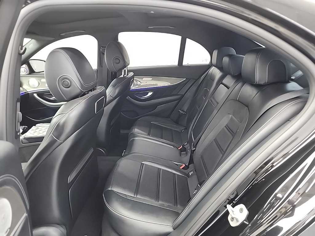 Mercedes Benz E class - Vista 12