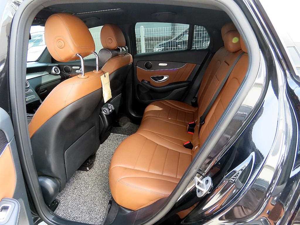 Mercedes Benz GLC Class - Vista 6