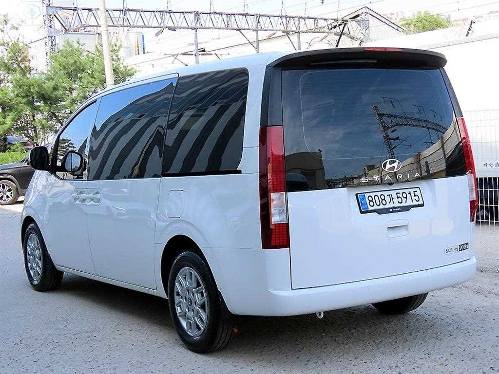 HYUNDAI Staria - Vista 3
