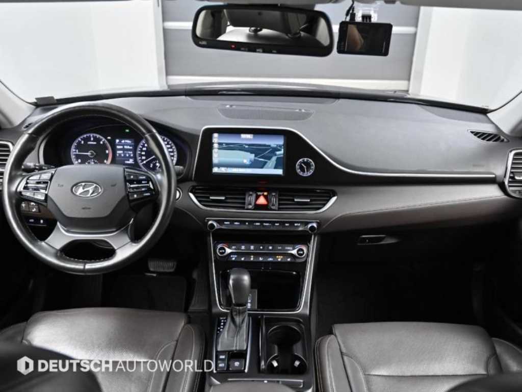 HYUNDAI Grandeur - Vista 7